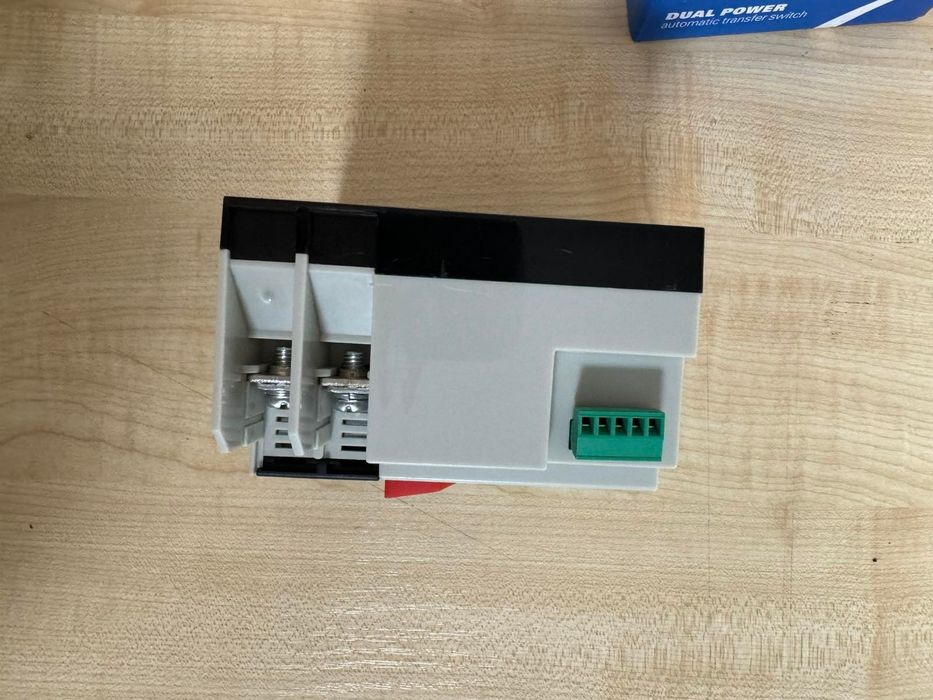 Автоматичний перемикач вводу резерва (реле) TOMZN