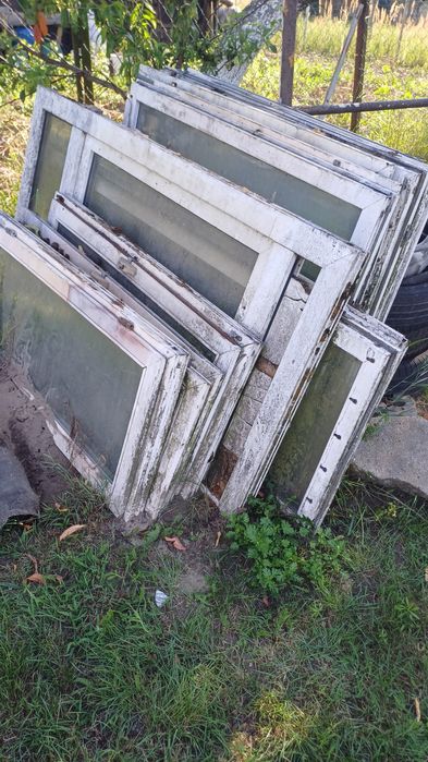 Okna-same skrzydła. Nie rezerwuje, oddaje całość.