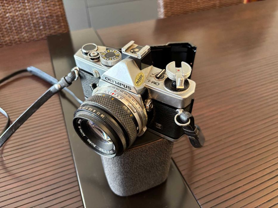 Câmera SLR Olympus OM-1N F.zuiko Auto-s 50mm f/1.8, (coleção vintage)