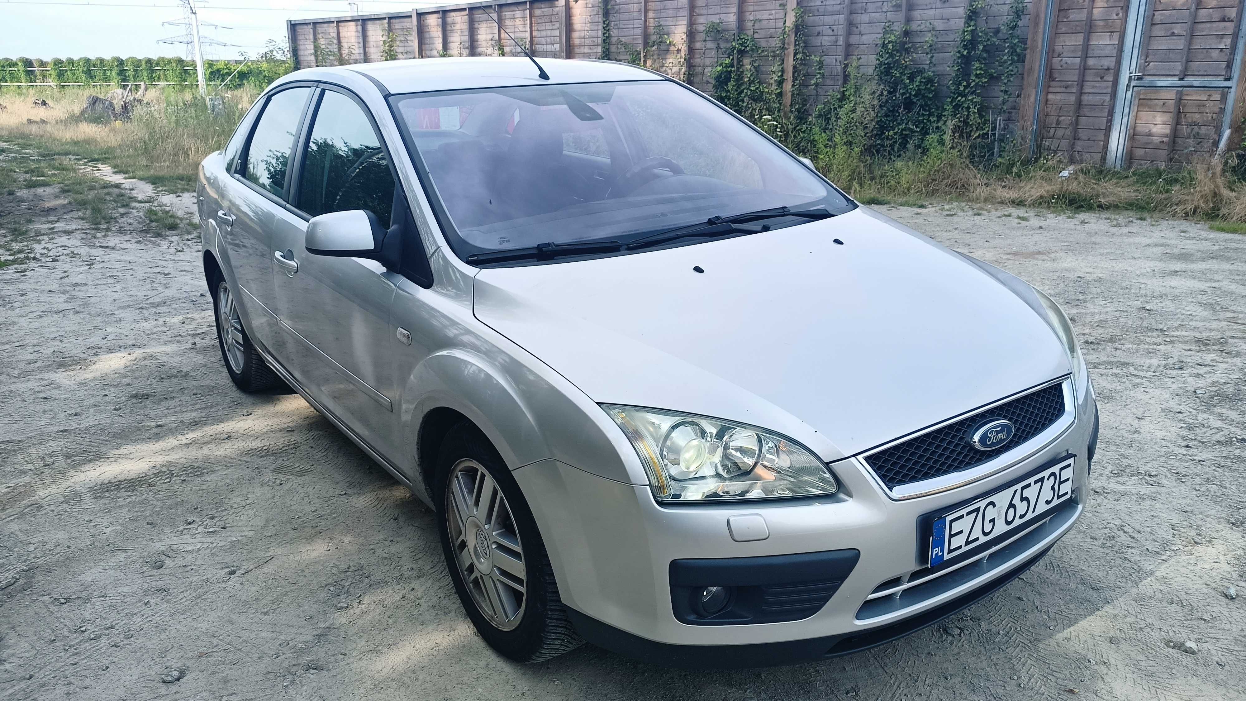 Ford Focus mk2 sedan 1.6 Ti-VCT 115KM wersja GHIA