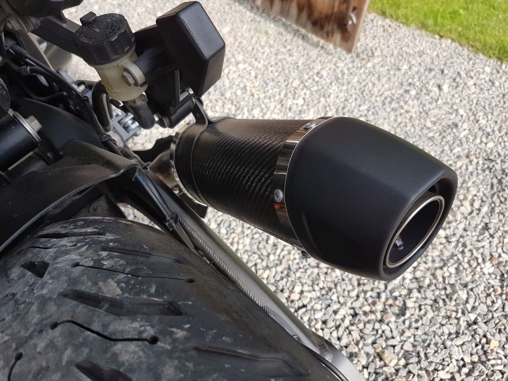 Kawasaki z 1000 sx tłumiki leovince.
