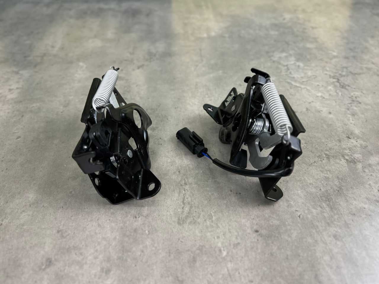 Замок капоту BMW 3 (F30/F31) 51237242548 / 51237242549