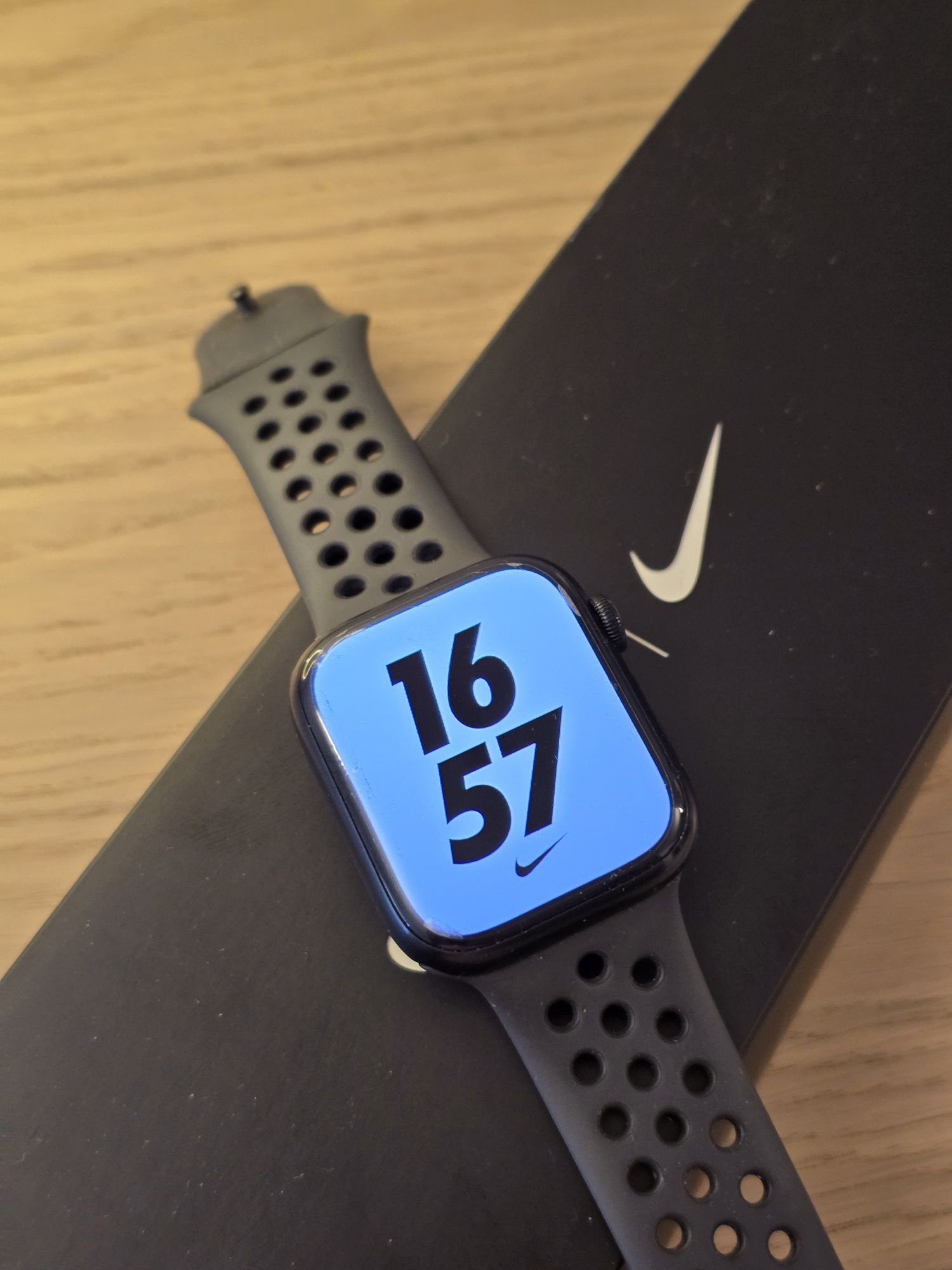 Zegarek Apple Watch Series 7 45mm GPS + Cellular