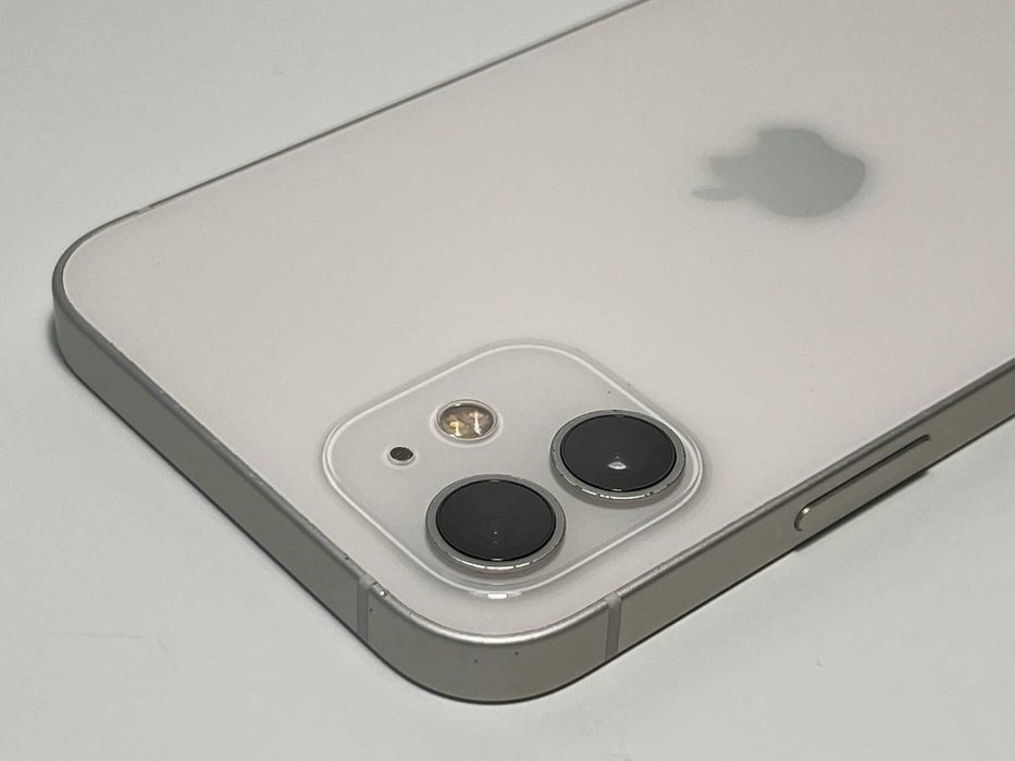 Apple iPhone 12 - 64 GB