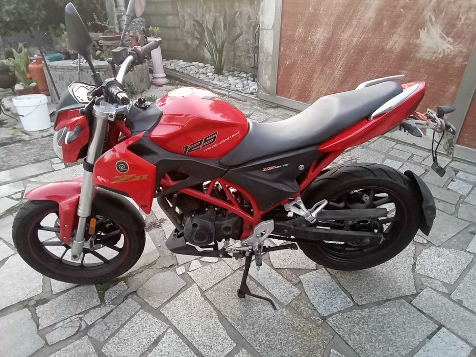 Vendo Moto NAKED - ZII - 125 cm3