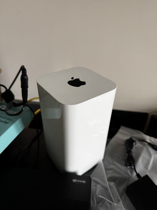 Apple AirPort Extreme A1521 – надійний Wi-Fi роутер