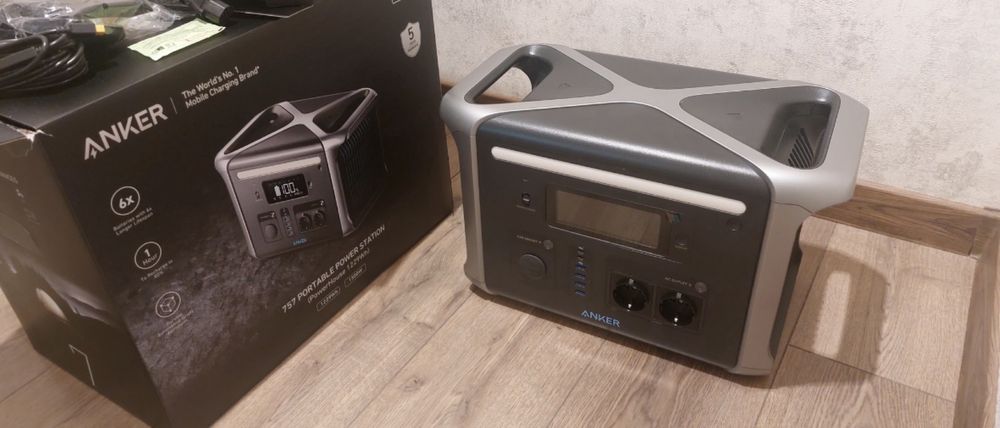 Зарядна станція Anker PowerHouse 757