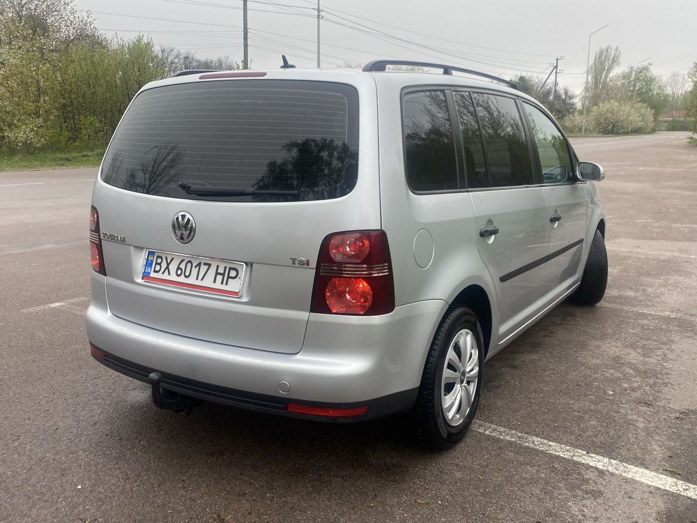 Volkswagen Touran 2009 7 місний