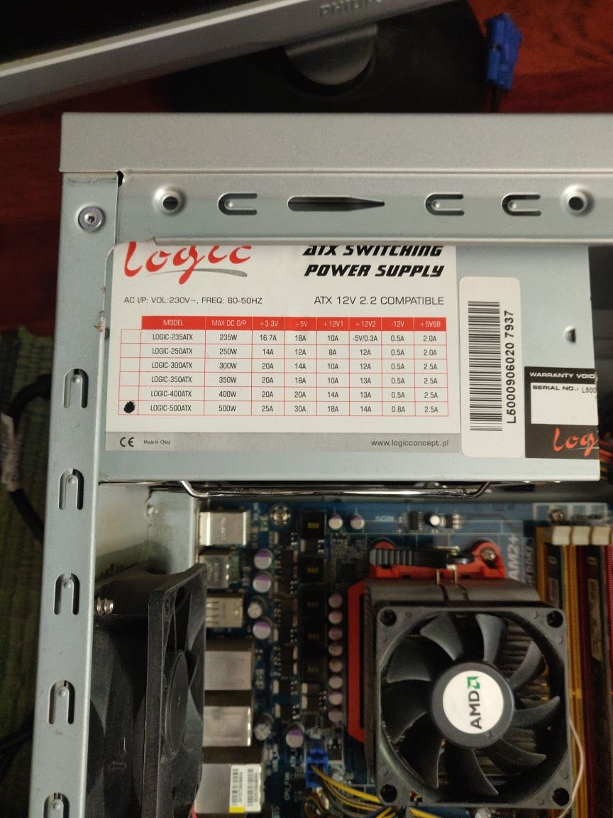 Komputer AMD + monitor