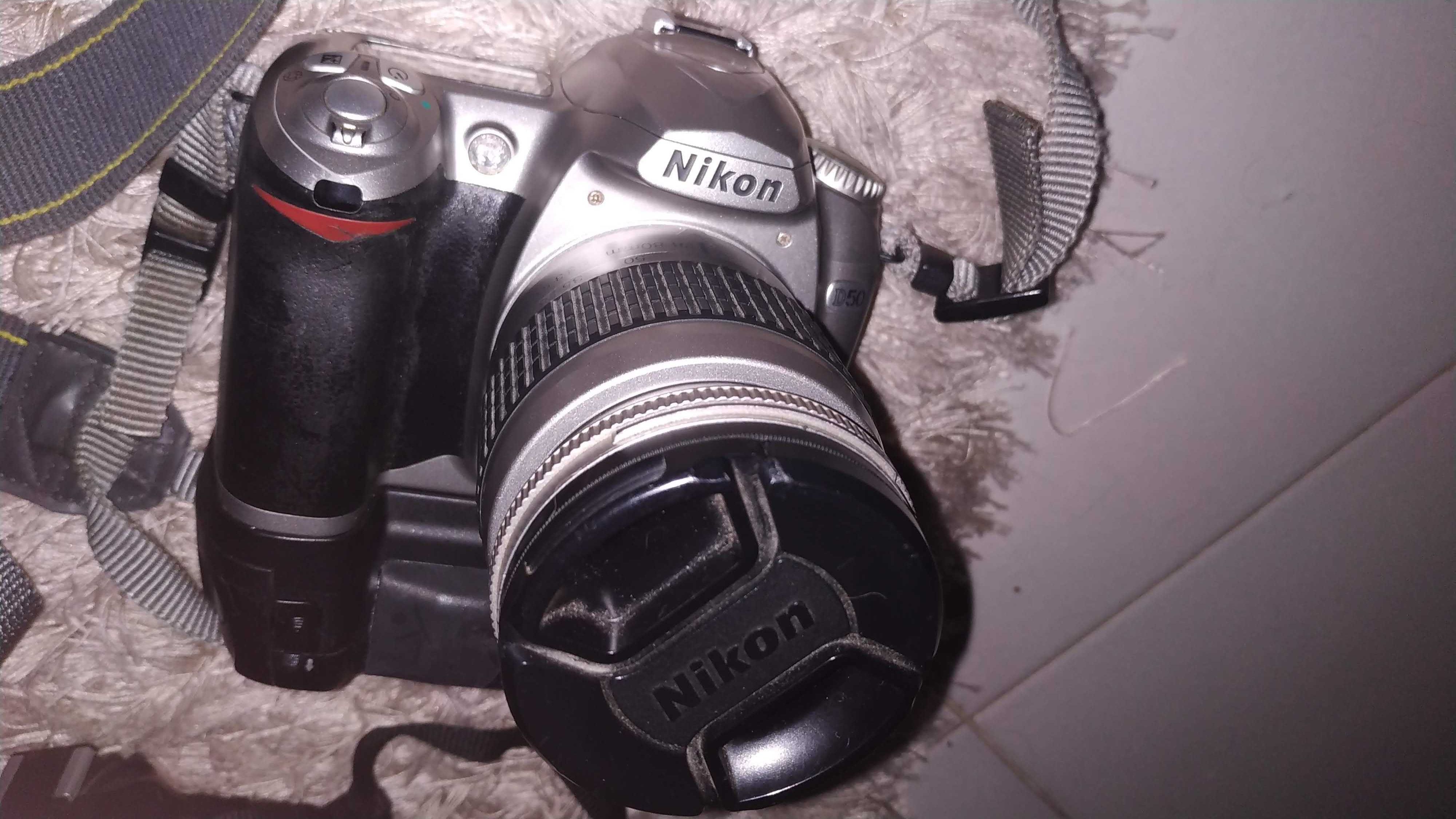 Nikon D50 + lente 28-80mm