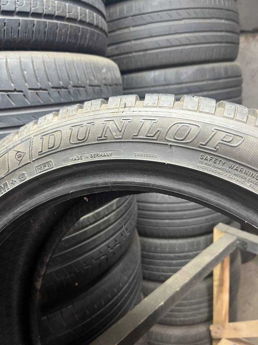 235/45 R17 Dunlop пара зима