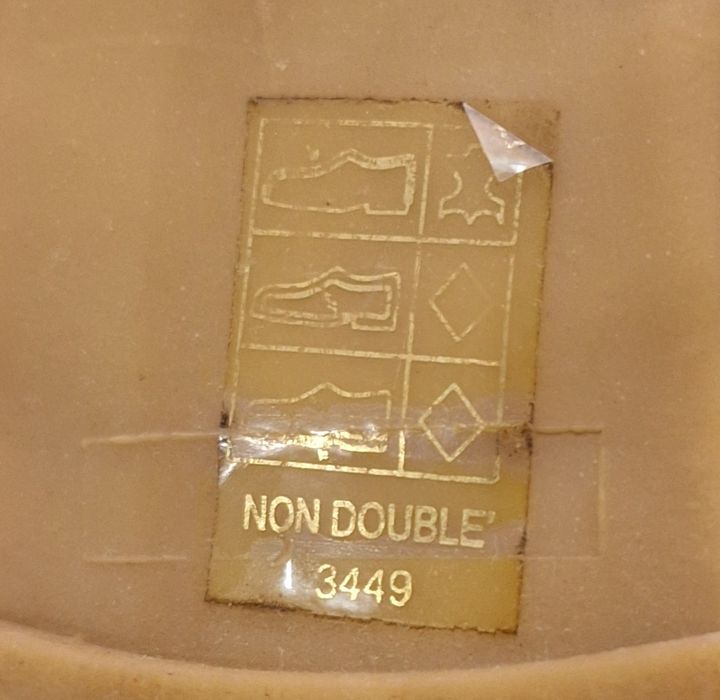 Шкіряні босоніжки eram