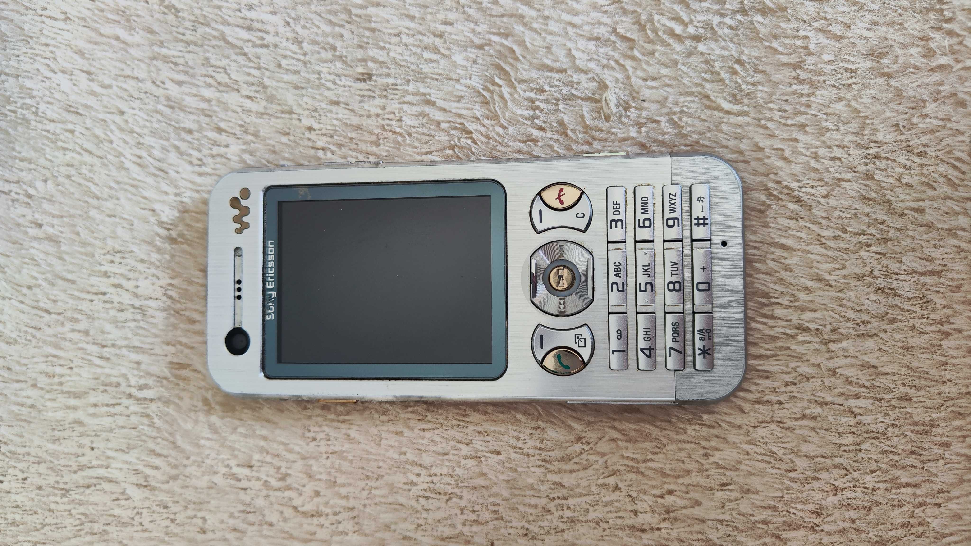 Sony Ericsson W890i