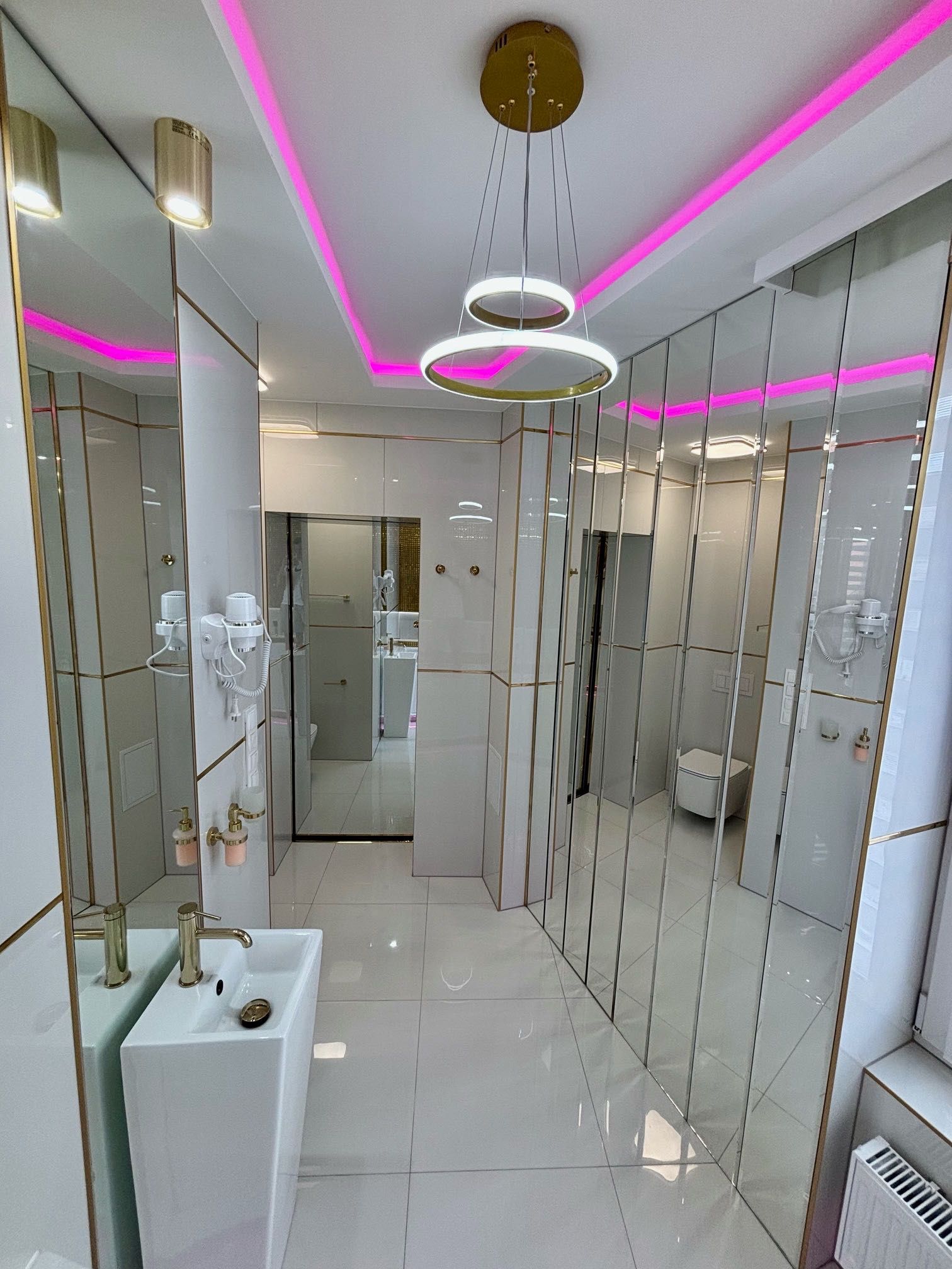 Apartament "Gold Luxury Dubai" Centrum z dużą wanną dla Dwojga Gniezno