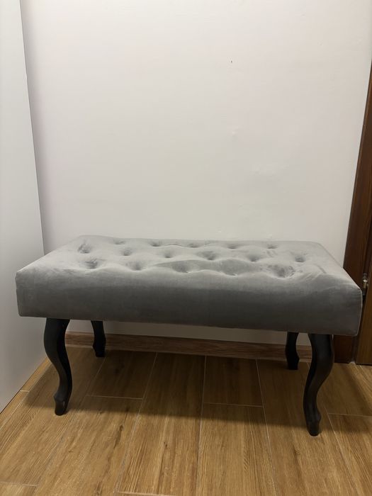 Ławka tapicerowana, szara, podnóżek