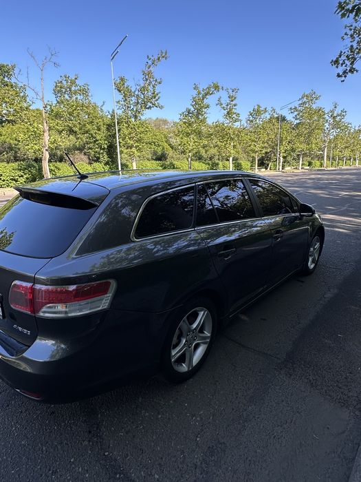 TOYOTA AVENSIS 2011р. 2.2 дизель від власника