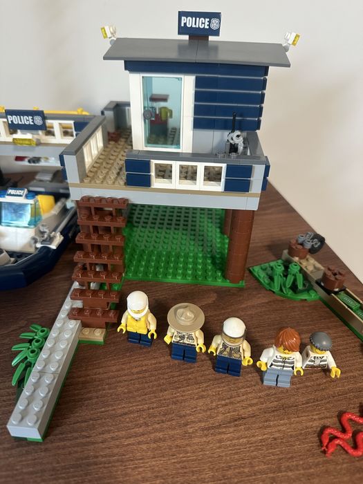 Набори Lego city 60067 та 60068, оригінал + подарунок