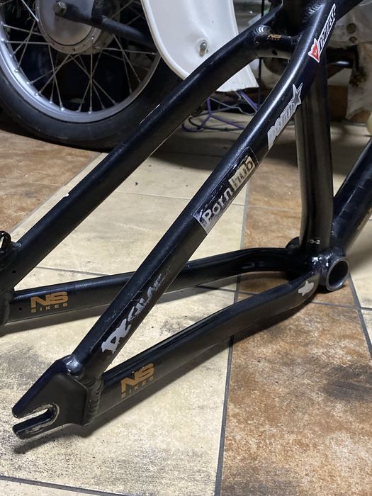 Rama Ns Movemnt 3 (wygięta głowka sterowa)+(pęknięty)