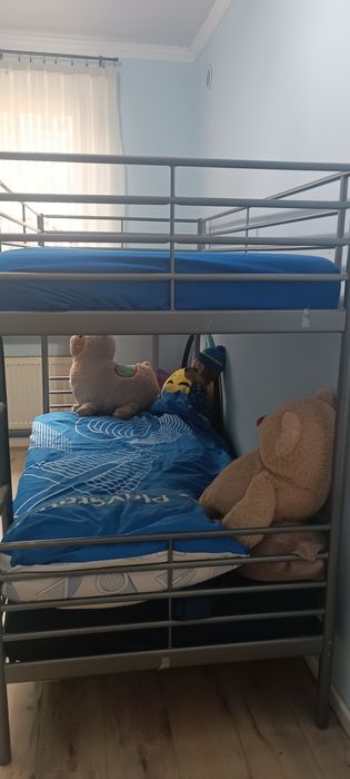 Łóżko piętrowe metalowe