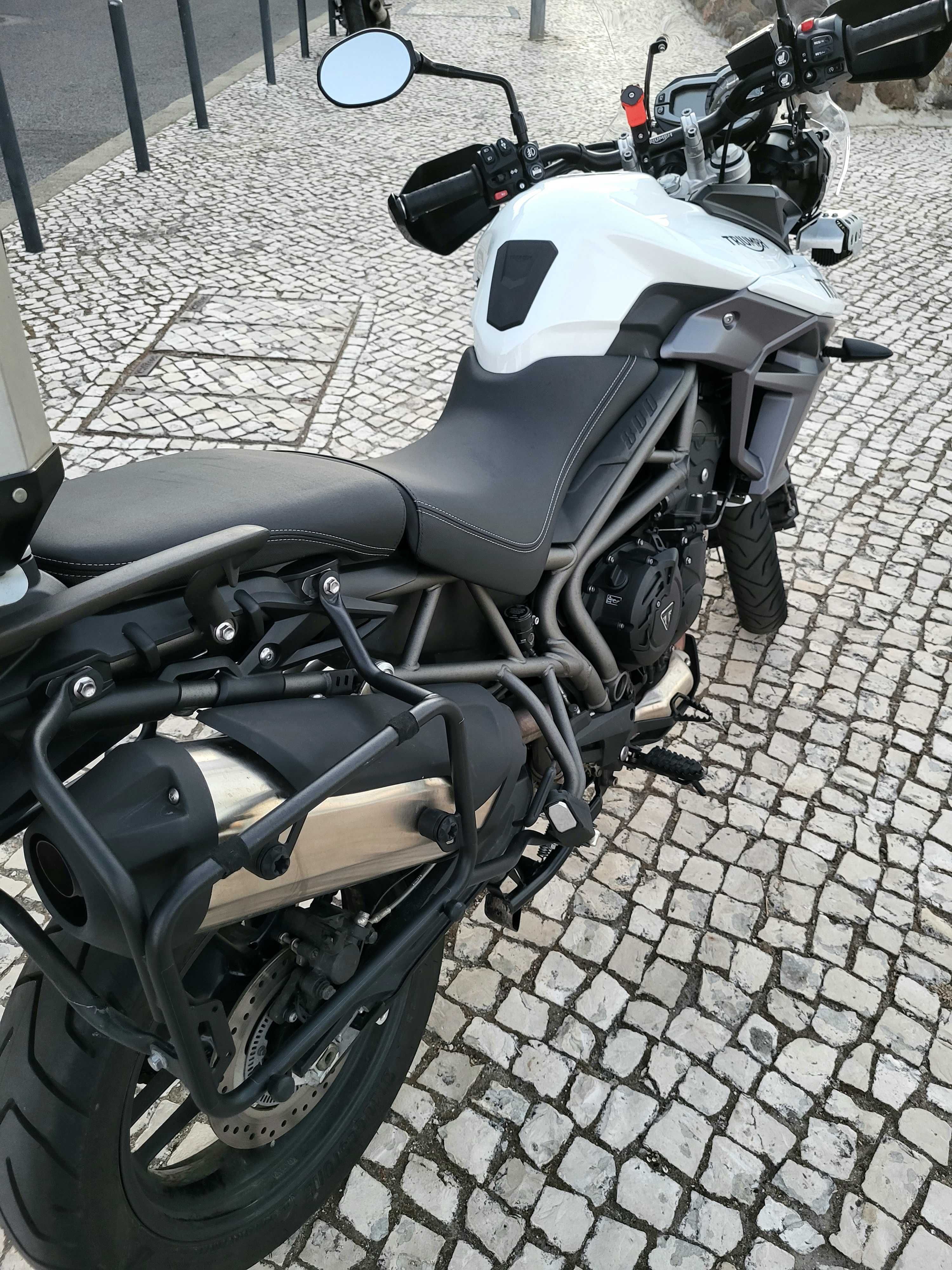 Triumph Tiger 800 XRT Topo de Gama poucos Kms
