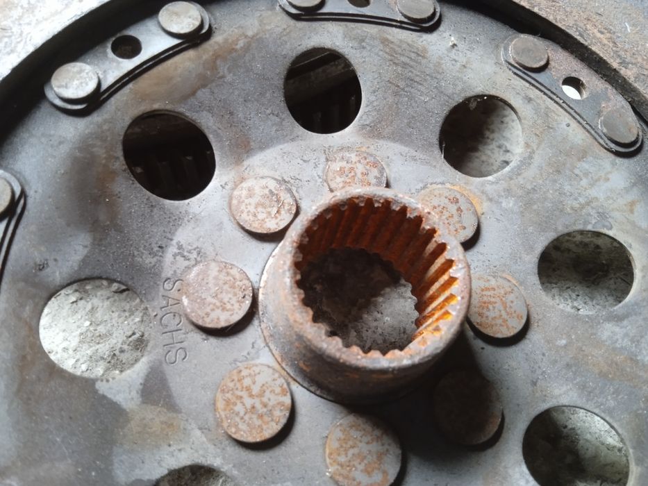 Маховик демферний мерседес віто 2.3