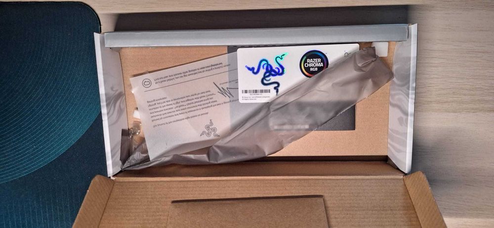 Teclado Razer Huntsman mini branco, switch vermelhas