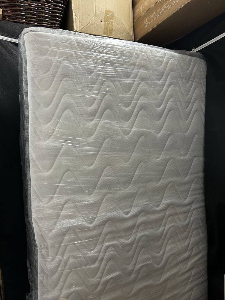 Trofast IKEA regulowane łóżko dziecięce + materac