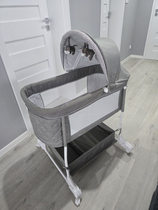 Łóżeczko na kółkach/ kołyska