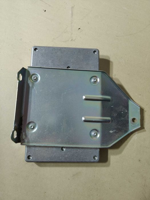 wzmacniacz harman kardon jeep grand cherokee wk2