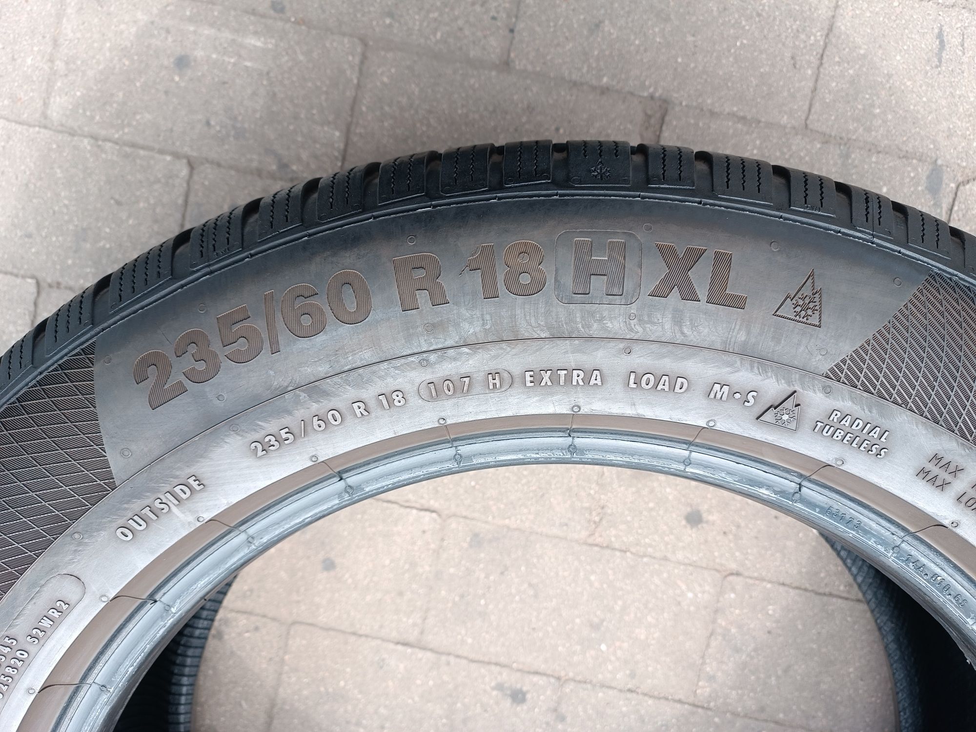 235/60R18 Continental Winter Contract TS 850 P