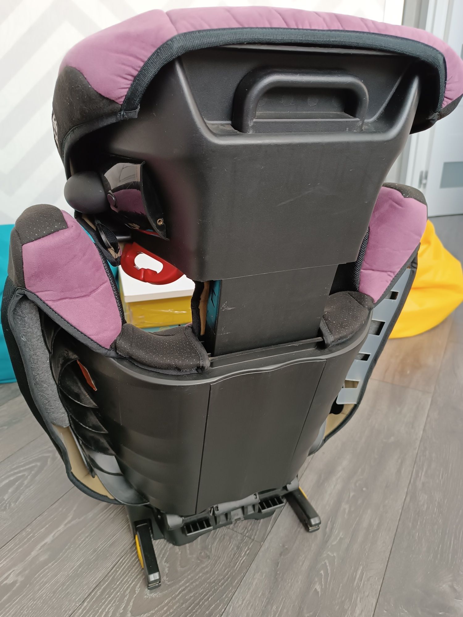 Крісло автомобільне дитячеRecaro Monza Nova 15-36 кг
