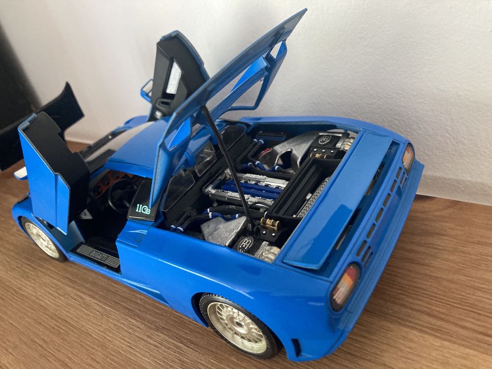 Bugatti EB110 1:18