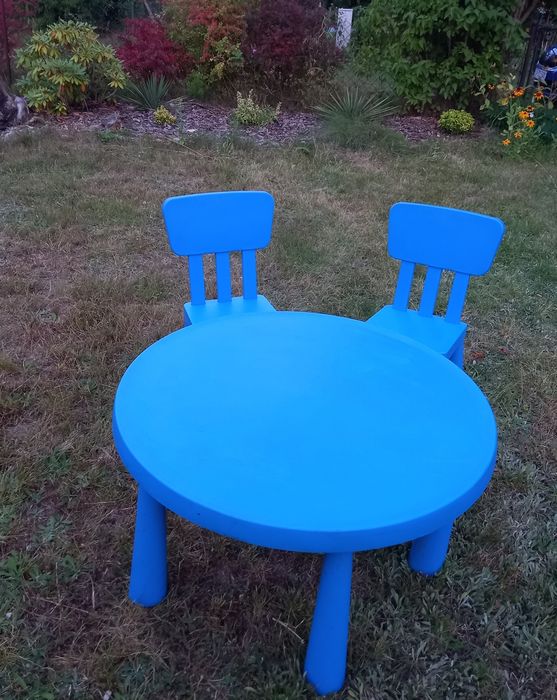 Stolik i krzesełka zestaw mebli Mamut Ikea