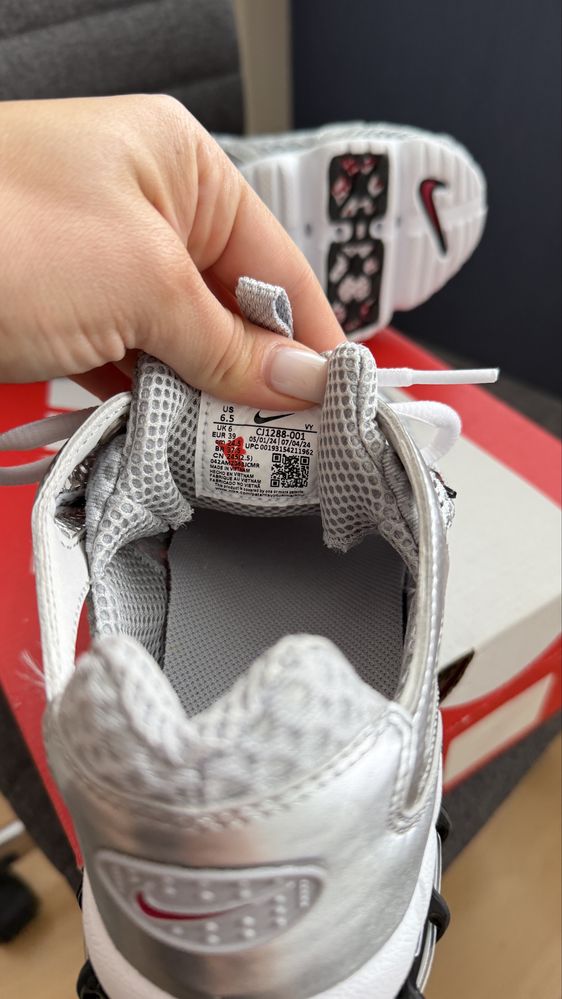 Жіночі кросівки Nike Air Zoom Spiridon Cage 2 “Metallic Silver”