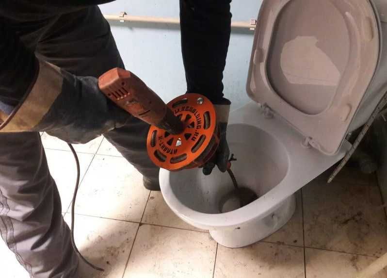 Сантехник в Обухове, Украинке. Чистка канализации, услуга замены труб