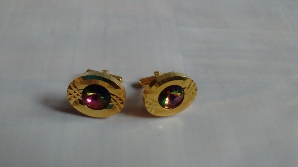 Запонки Монарх Monarch золотистые советские с красивым камнем