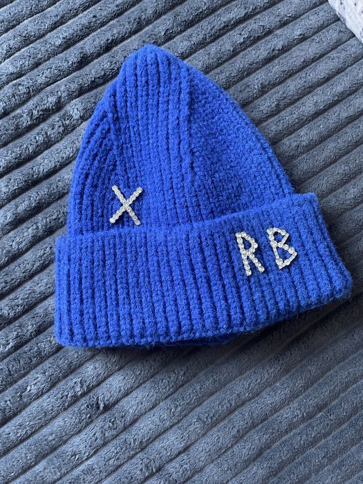 Продам шапку в стилі RB