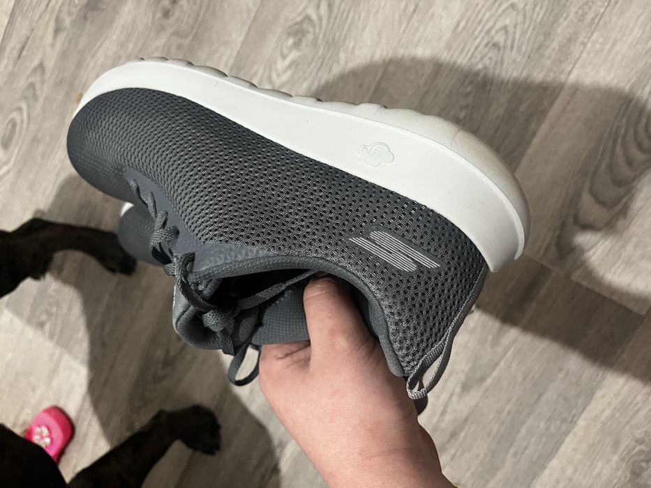 продам кроссовки кросівки Skechers Go Walk