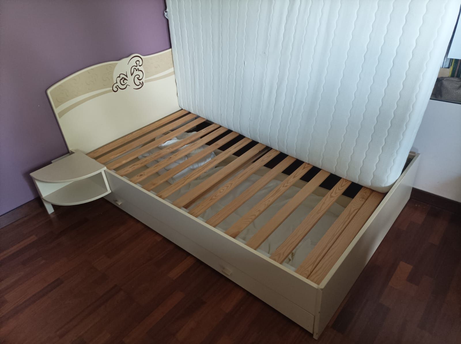 Łóżko dziecięce Meblik z materacem, szufladą oraz stolikiem 120/200