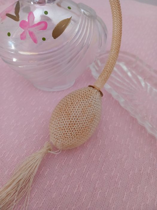 Frasco de perfume com bomba (vintage)