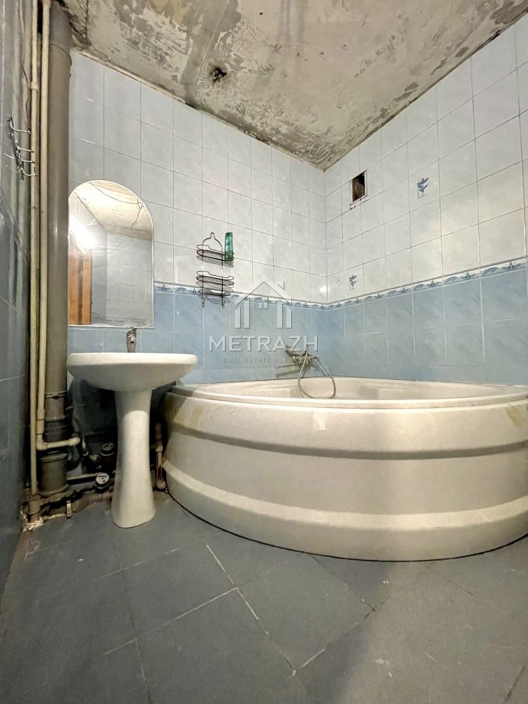 Продам светлую 4 к квартиру Залютино, м.Холодная гора, є-відновлення!