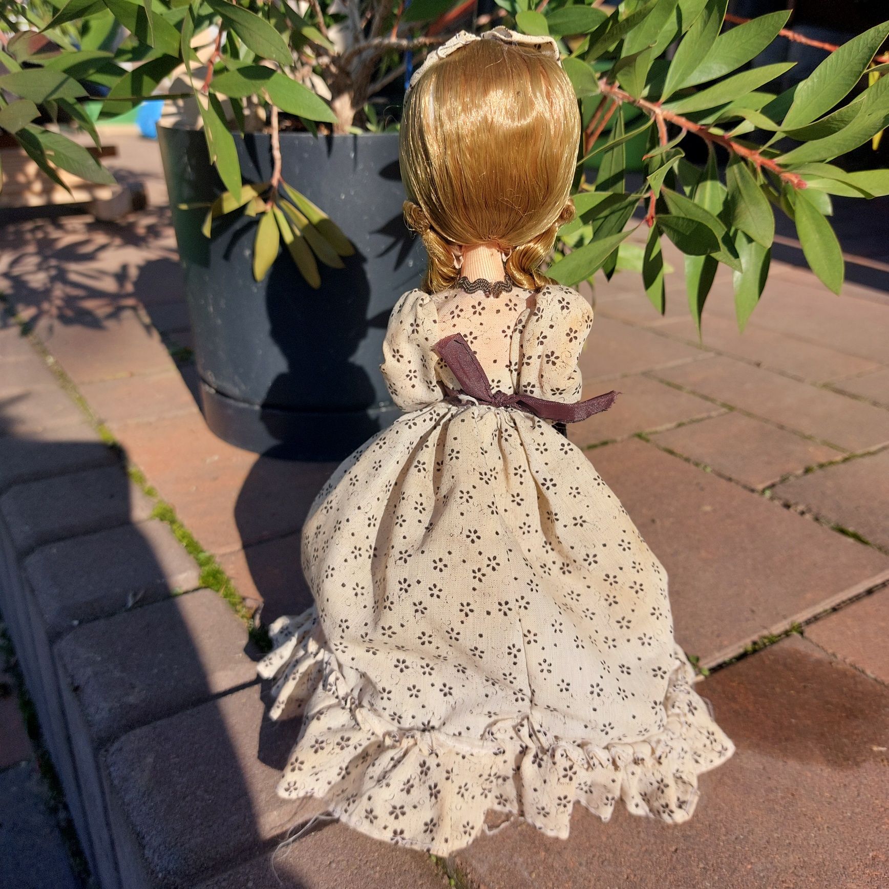 Lalka kolekcjonerska 24 cm