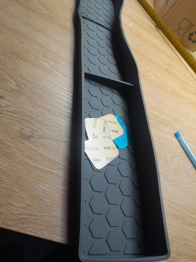 Silionowy szary organizer na półkę kuchenna na magnesy