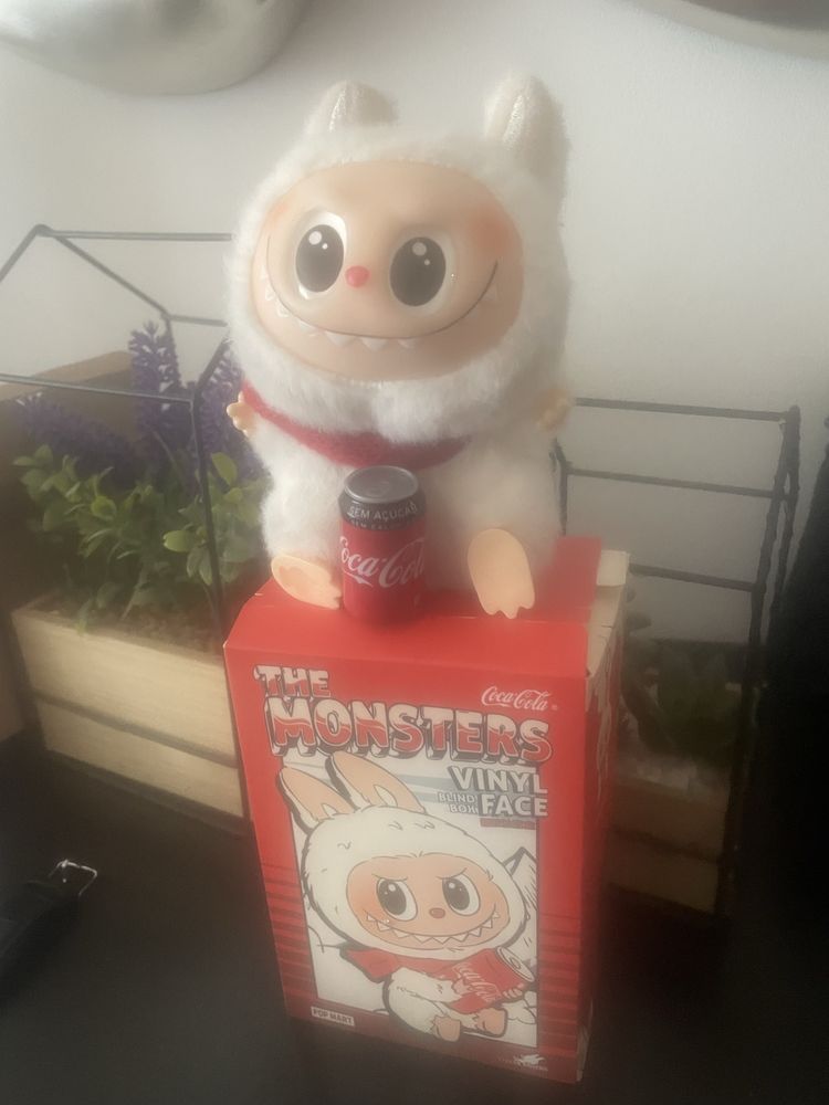 Labu bu peluche com caixa