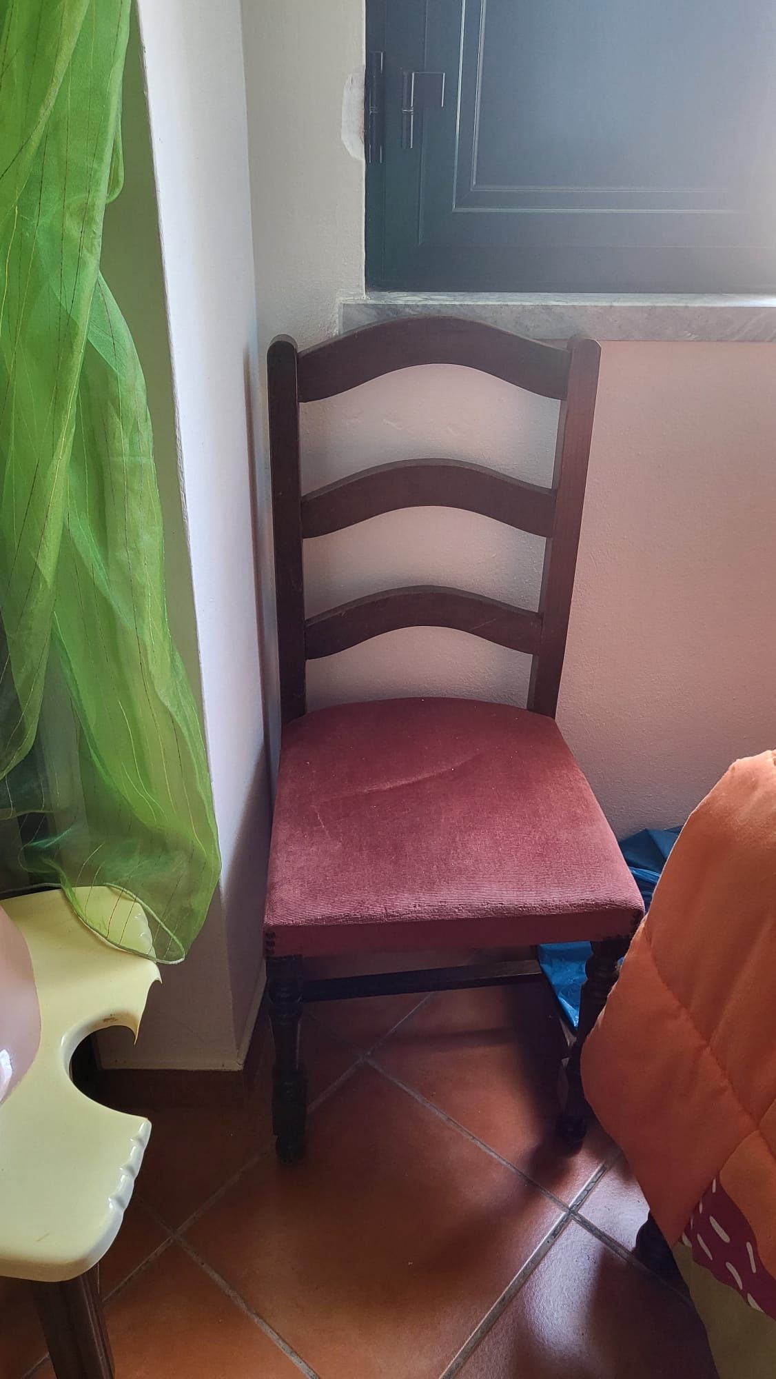 Vendo mobilia de solteiro em mogno