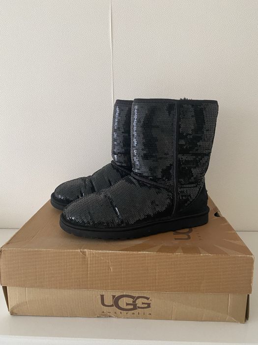 UGG з пайєтками, Угг