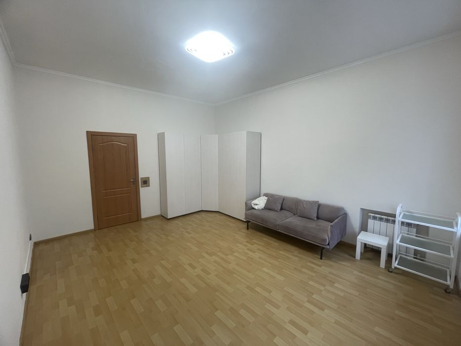 Сонячний простір! Центр, тепло + вода + балкон