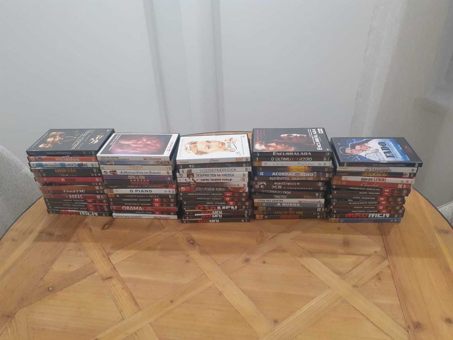 74 DVDs de filmes e séries