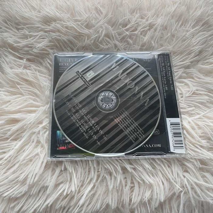 Singiel CD Madonna Give me all your luvin