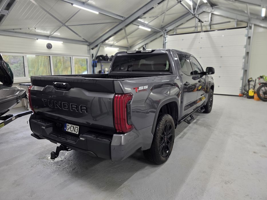 Toyota Tundra 2023 3,5.ZAMIANA